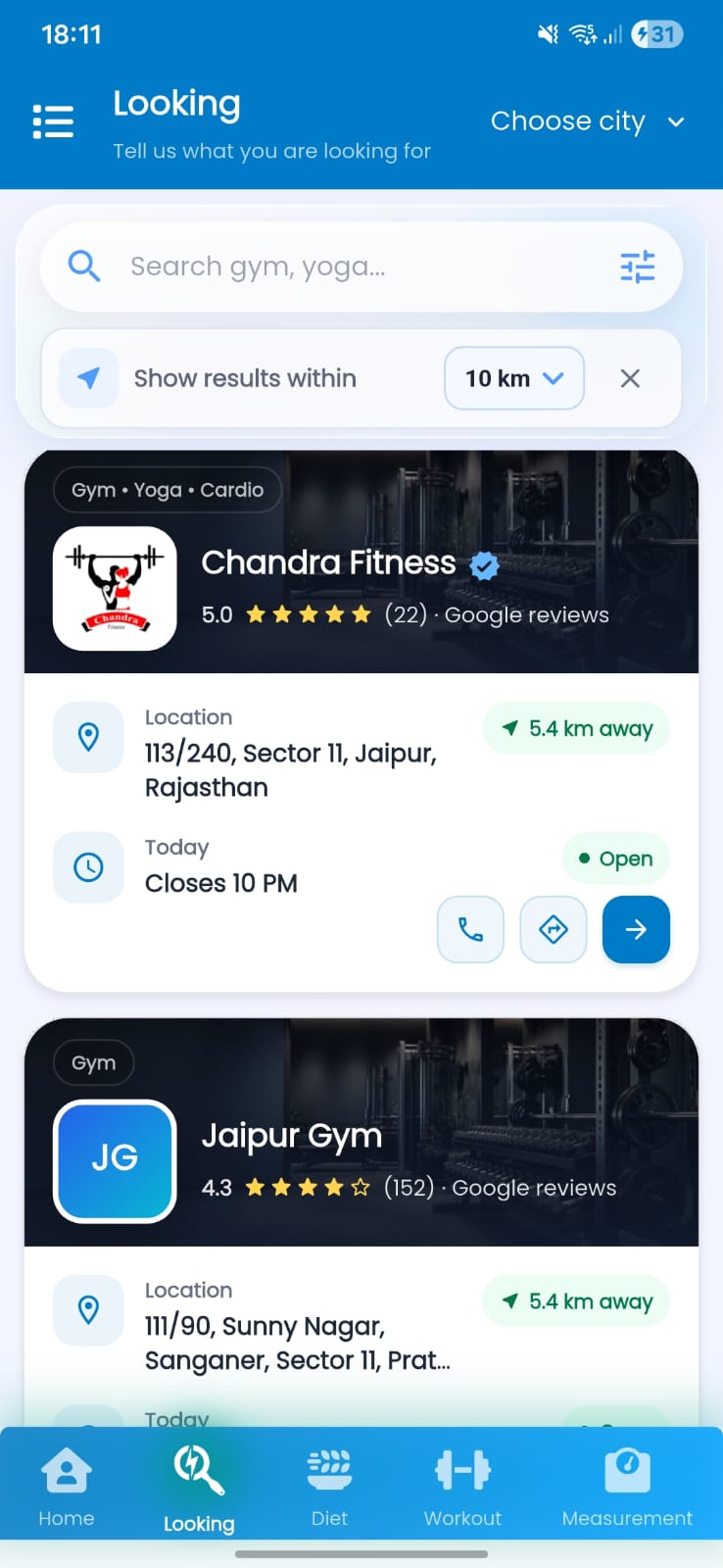 Find nearby gyms with location and rating details